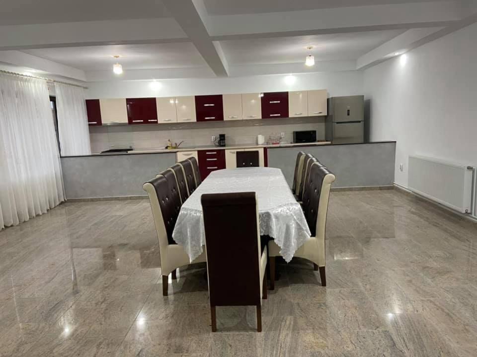 Pensiunea Casa Deny Novaci-Străini Екстериор снимка