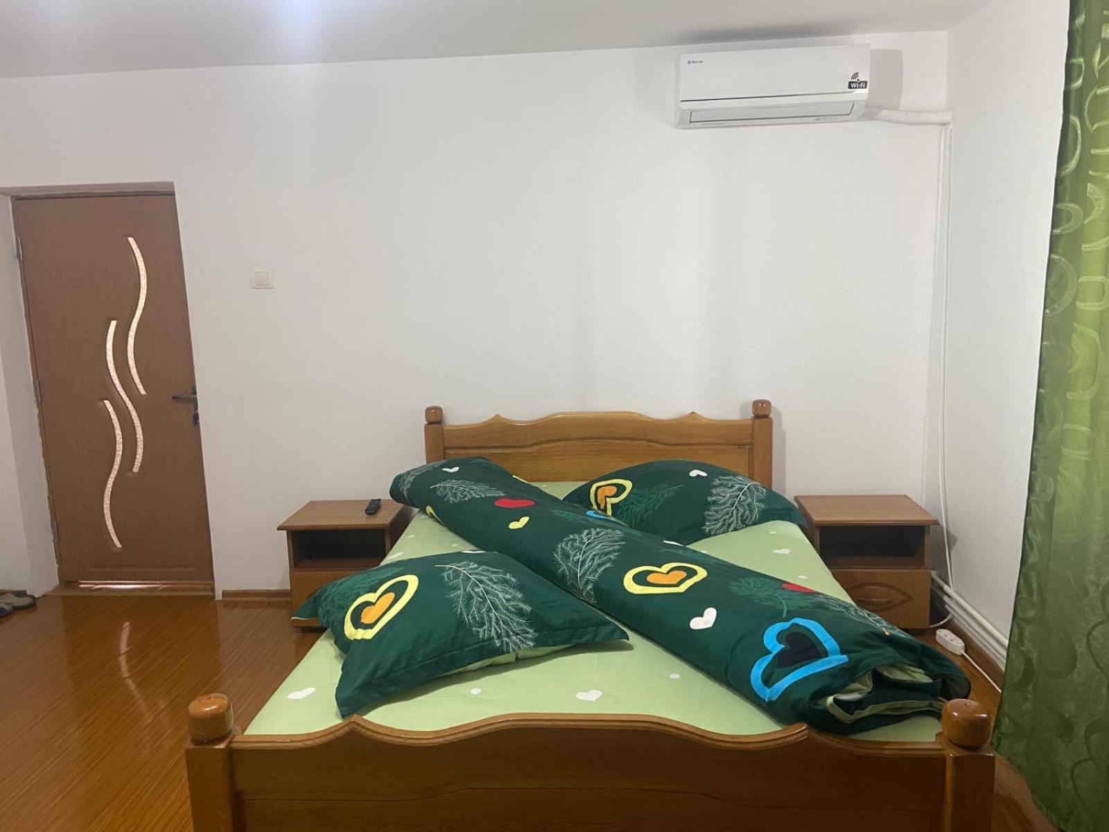 Pensiunea Casa Deny Novaci-Străini Екстериор снимка