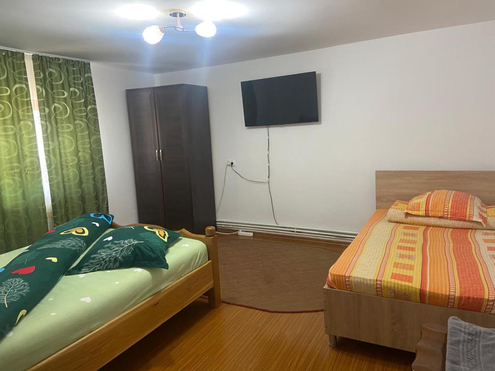 Pensiunea Casa Deny Novaci-Străini Екстериор снимка